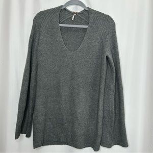 Free People gray wool blend v neck sweater long sleeves